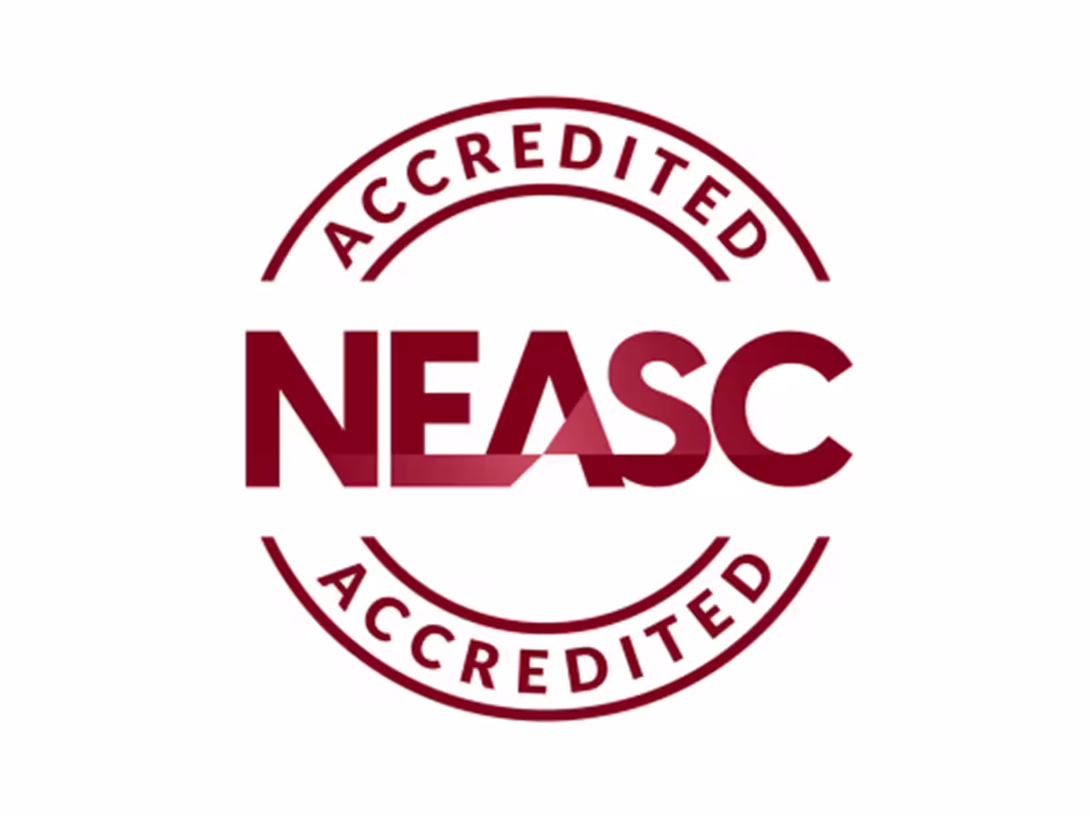 Acreditado por la NEASC